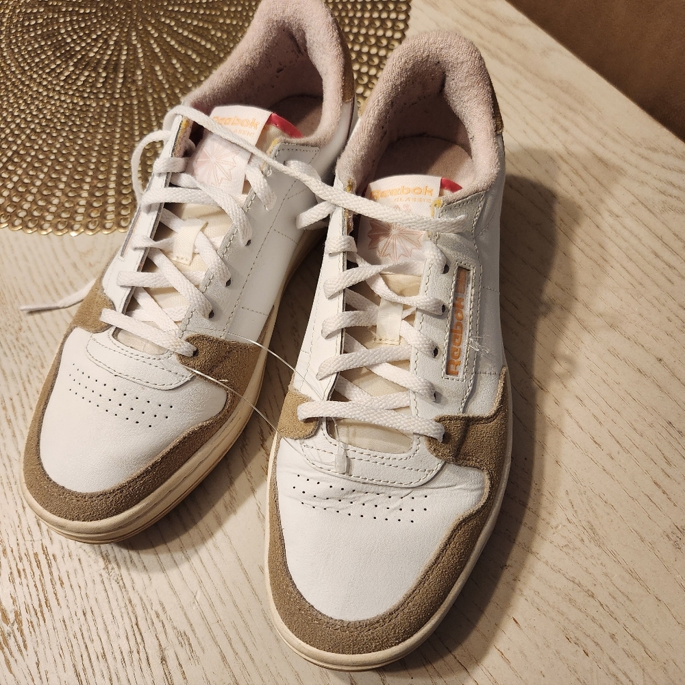 Reebok Women's Classic White and Brown Sneakers 9.5M